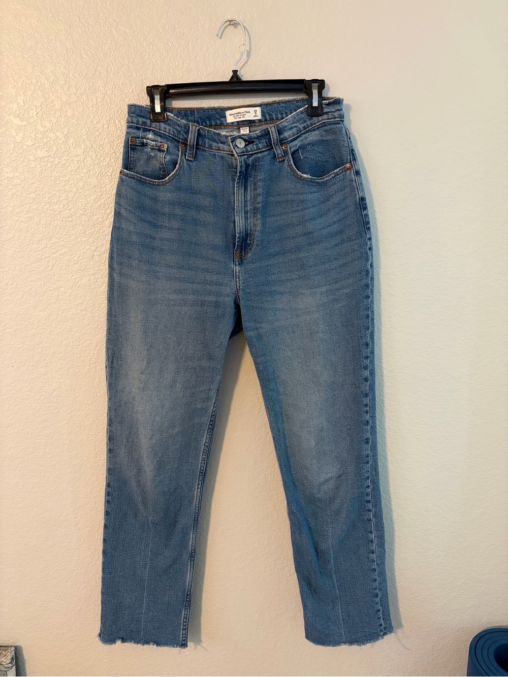 Abercrombie & Fitch Curve Love - The Ankle Straight Ultra High Rise Jeans